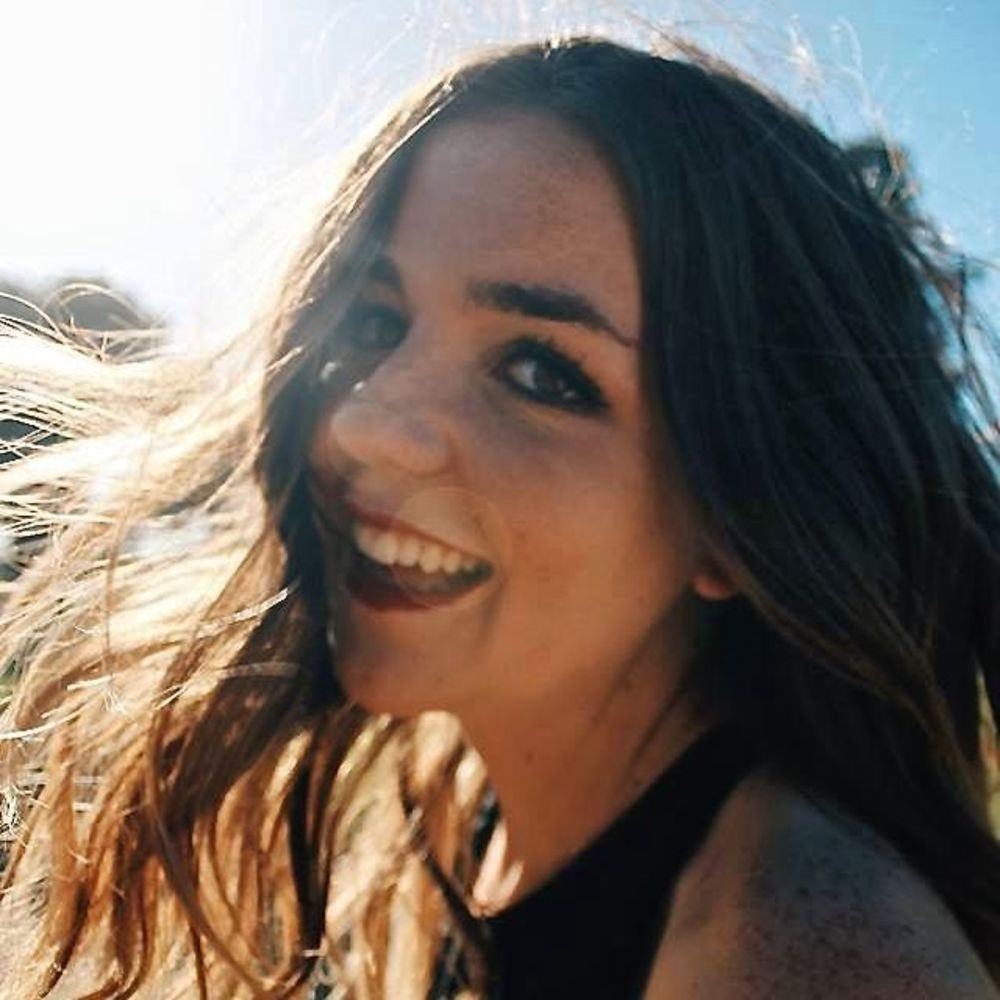 Meet your Posher, Danielle